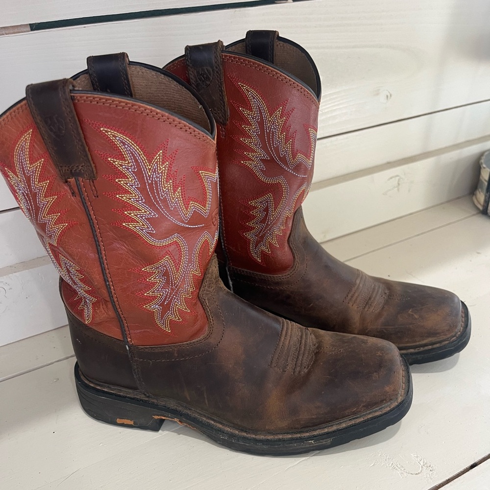 Ariat boots for boys! Excellent condition.